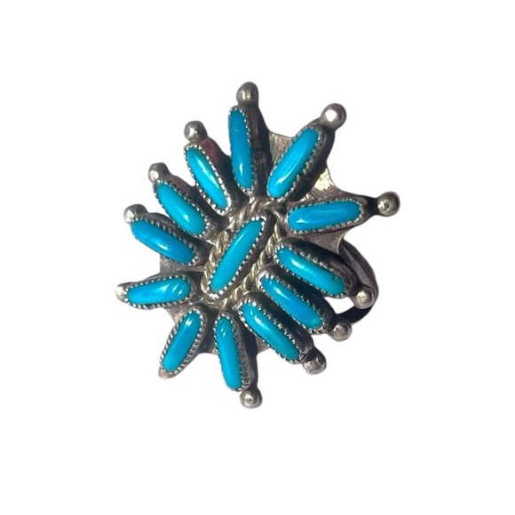 Vintage .925 Needlepoint Style Zuni Navajo Style Turquoise Ring - Picture 12 of 15